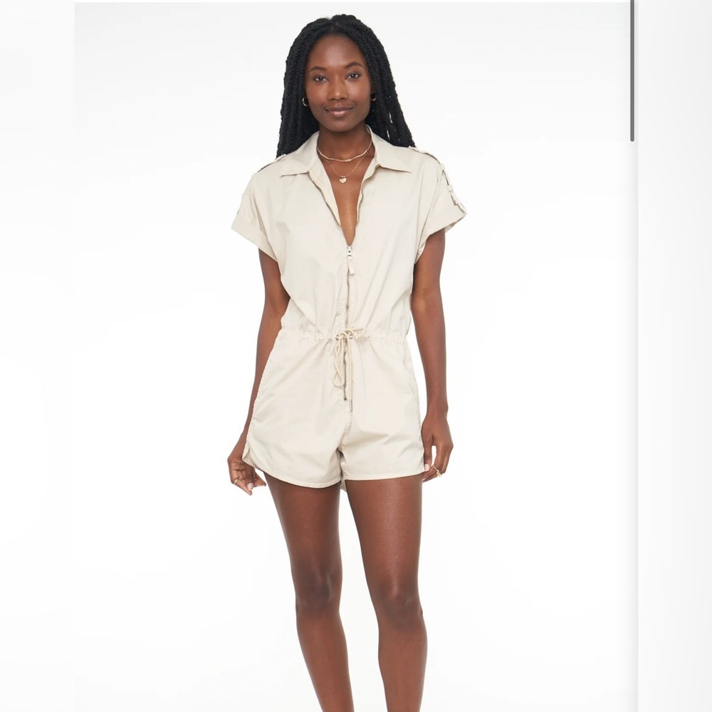 Pistola Meg Short Sleeve Zip Front Romper
Size Medium - Picture 7 of 7